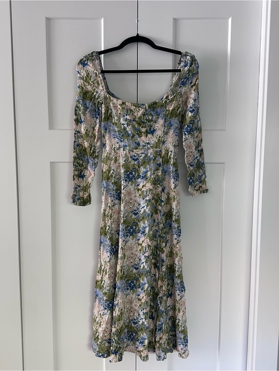 Reformation Dresses & Skirts - Reformation Floral Scoop-Neck Midi Dress in Blue & Green